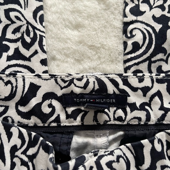 Tommy Hilfiger Printed Capris Pants - Picture 7 of 8
